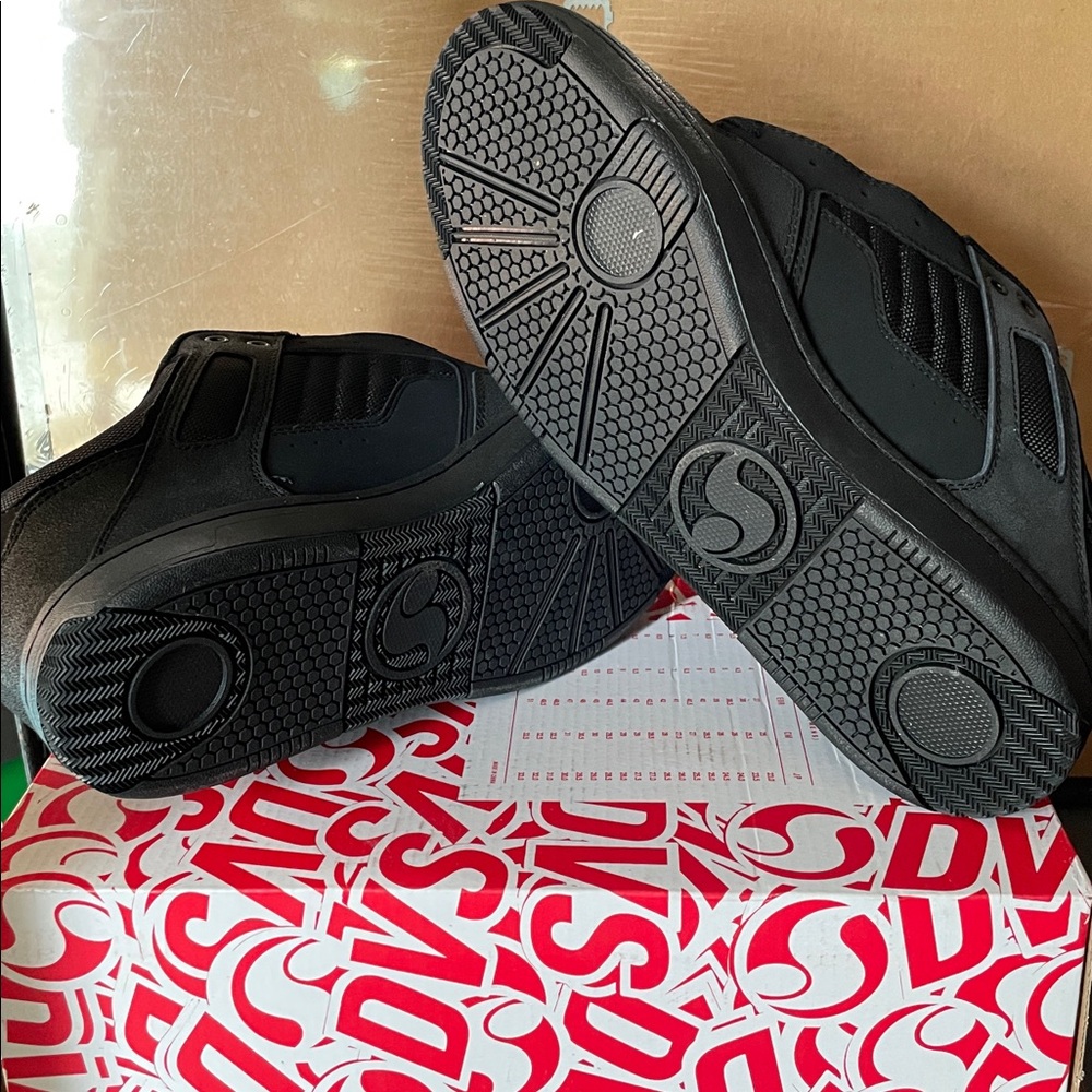 DVS Enduro Heir Men's Black Sneakers - Picture 5 of 5